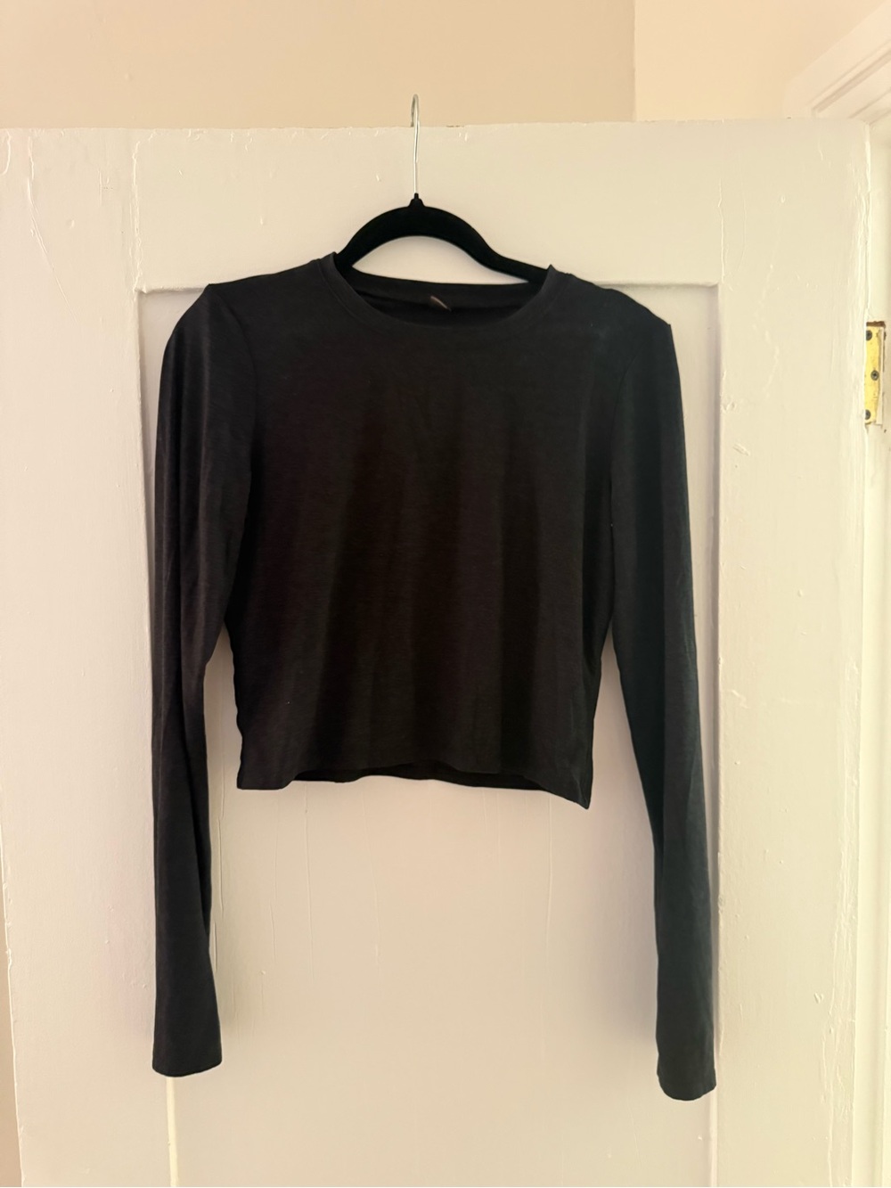 Beyond Yoga Featherweight Peekaboo Pullover Black Long Sleeve Top L